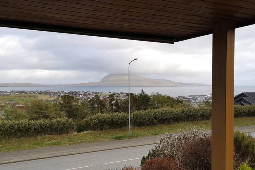 Large Apartment With Fabulous View Of Torshavn Exterior photo