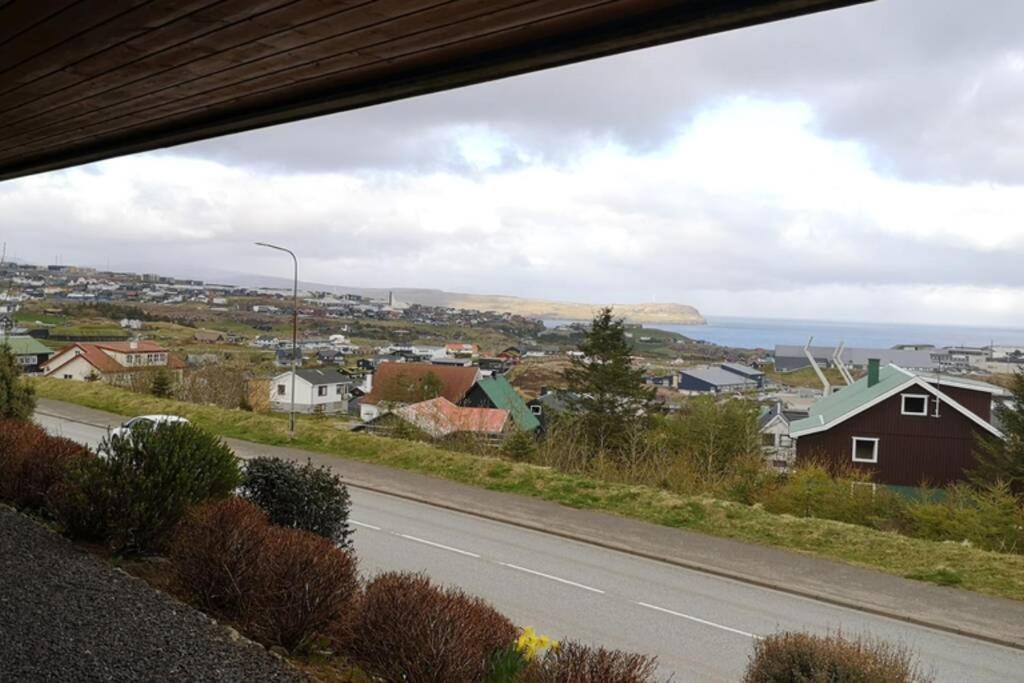 Large Apartment With Fabulous View Of Torshavn Exterior photo