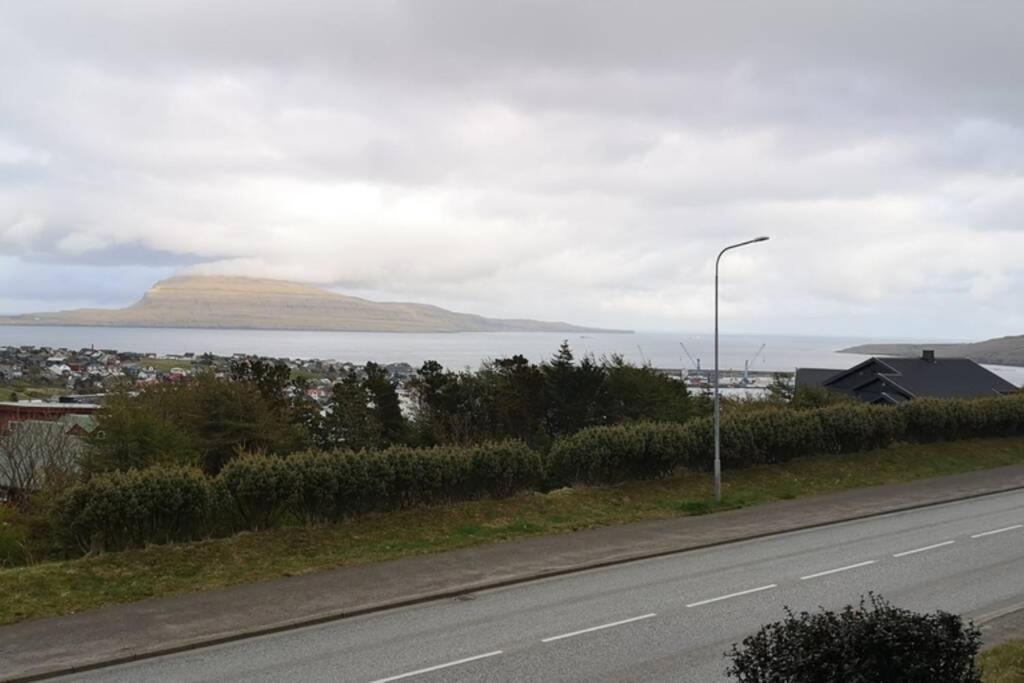 Large Apartment With Fabulous View Of Torshavn Exterior photo