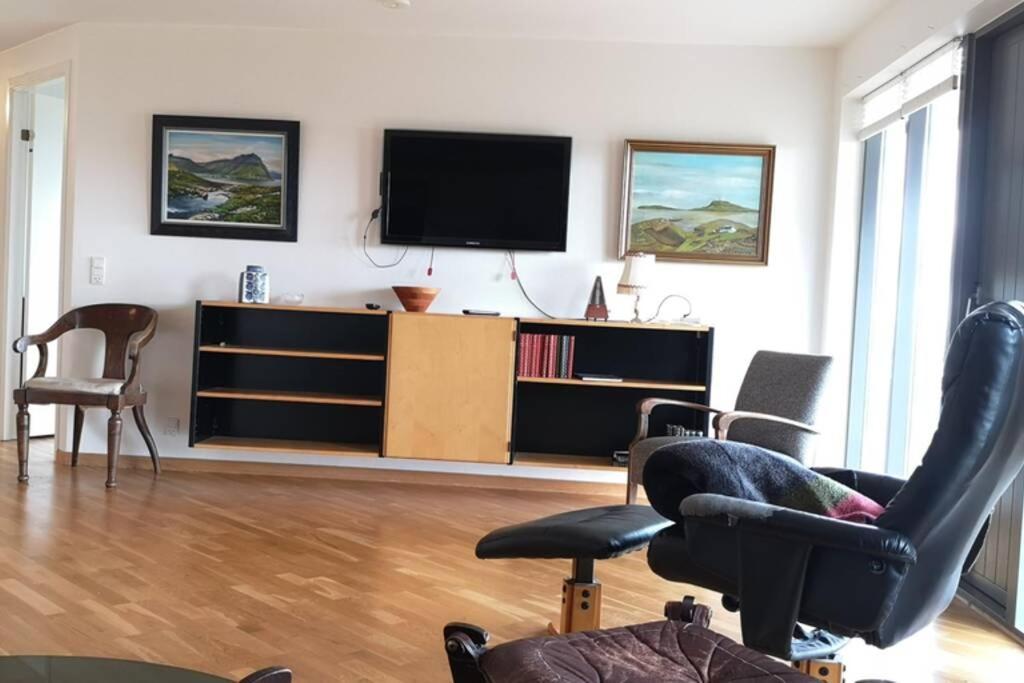 Large Apartment With Fabulous View Of Torshavn Exterior photo